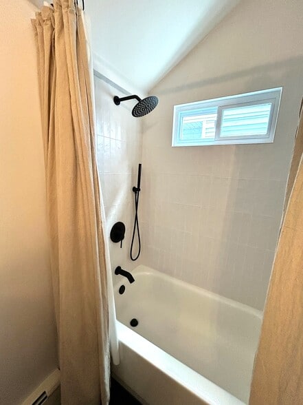 Building Photo - 800 S 6th St