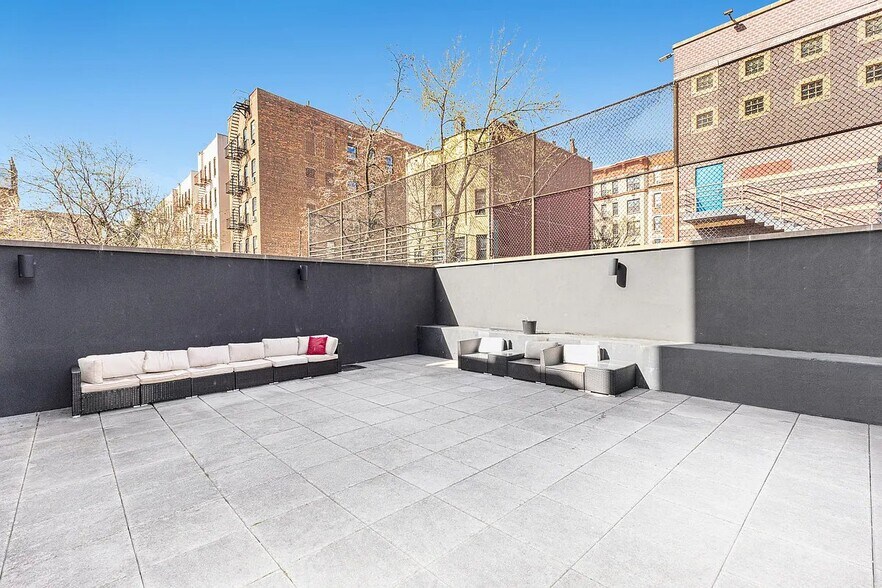 Building Photo - 531 W 159th St