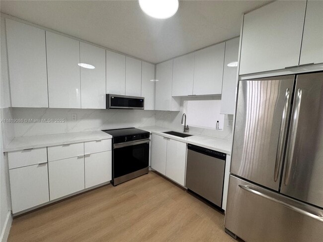Primary Photo - 1820 SW 81st Ave