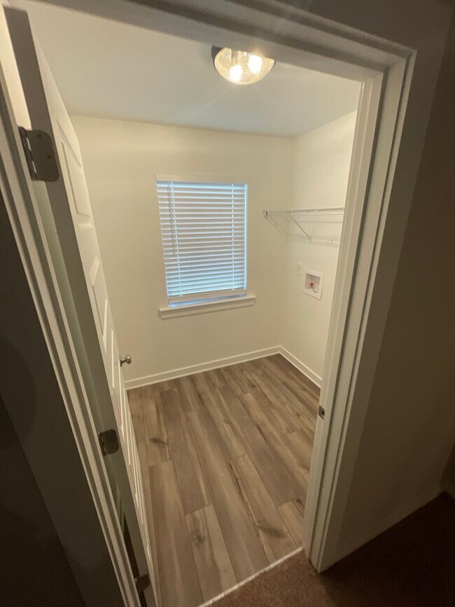 Building Photo - Home for Rent in Oak Grove, AL!! Available to View Now!!!