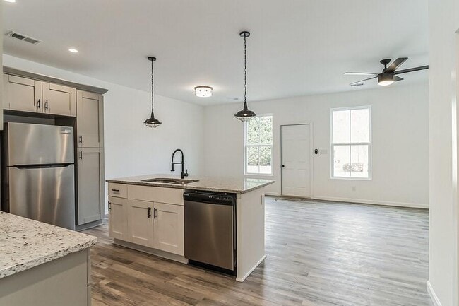 Building Photo - 4011 Redan Rd