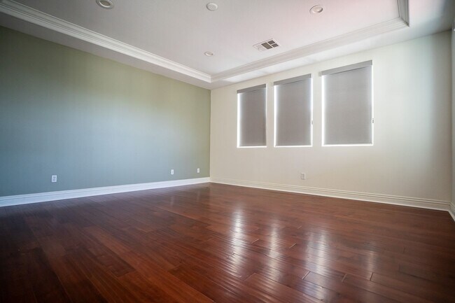 Building Photo - Exceptional estate Located In the highly desirable College Park Community.