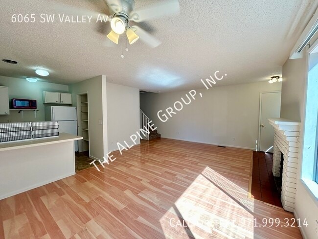 Building Photo - 2 Bedroom Townhome in Beaverton off Allen ...