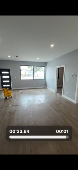 Building Photo - 116 Main St