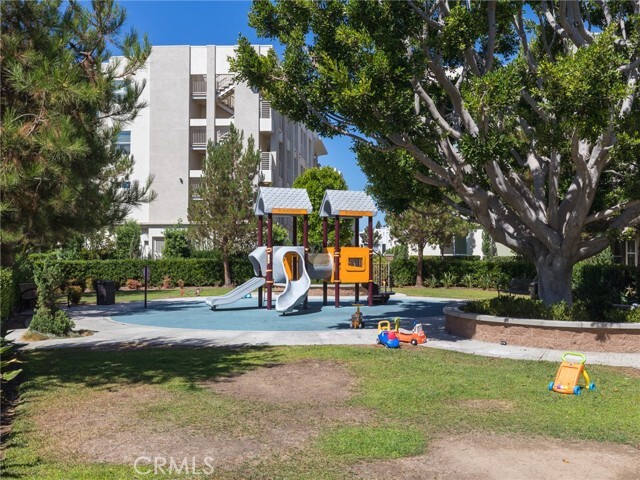 Building Photo - 5315 Pacific Terrace