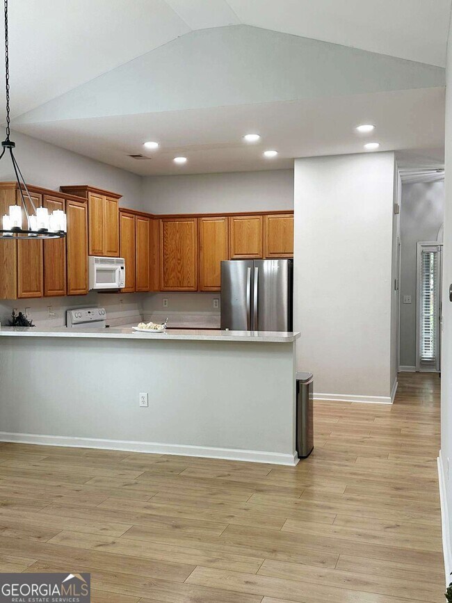 Building Photo - 6834 White Walnut Way