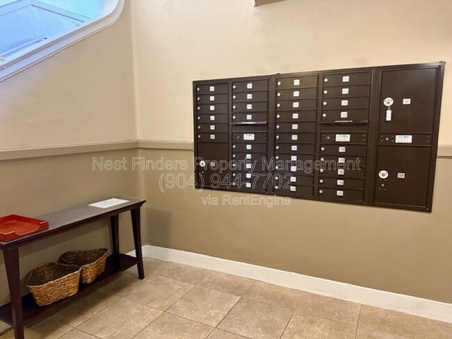 Building Photo - 2525 College St