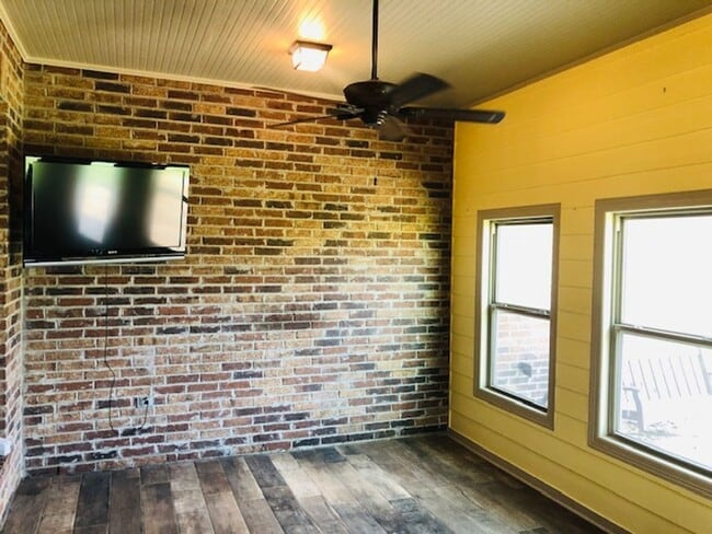 Building Photo - $250 OFF MOVE IN SPECIAL-TURTLE CREEK-GATED-BENTON-BEAUTIFUL HOME-NEAR CYPRESS BLACK BAYOU