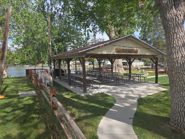 Building Photo - Charming 2 Bedroom Home in Prime Littleton Location