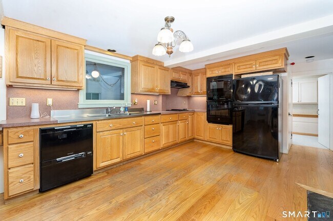 Building Photo - 73 Westledge Rd