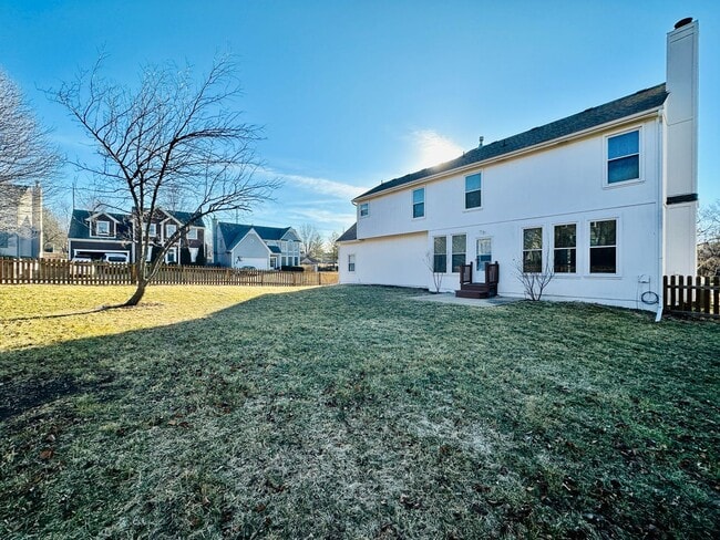 Building Photo - **BRAND NEW CARPETS** Beautiful Home in Bl...