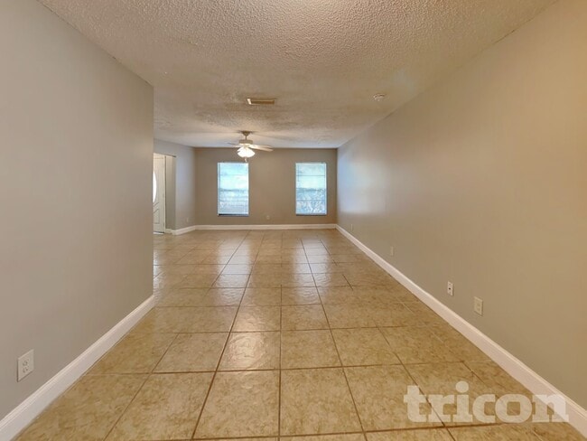 Building Photo - 818 Tarawood Ln