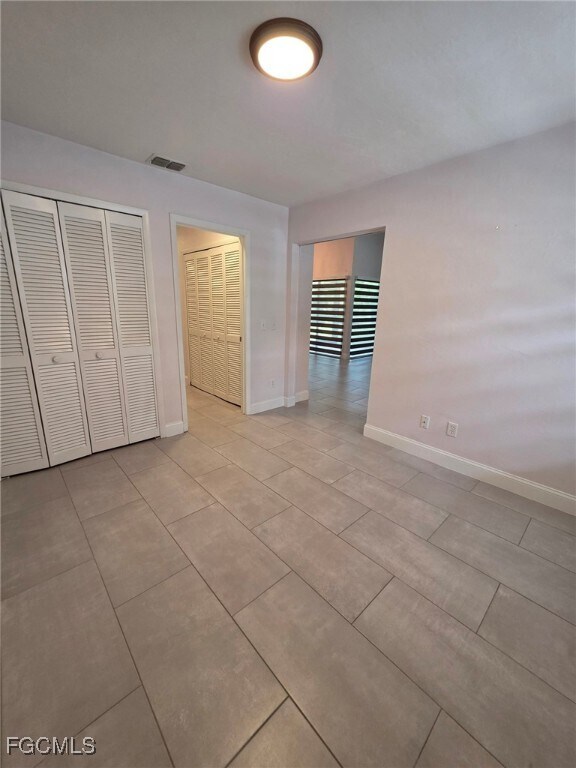 Building Photo - 10452 Lakeport Ct