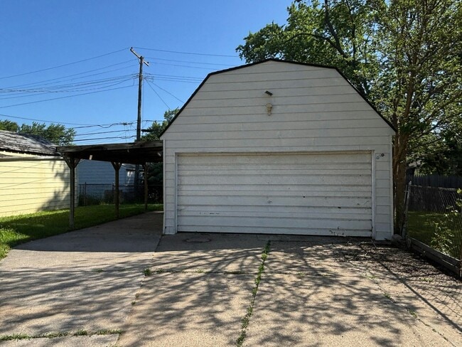 Building Photo - 18745 Elkhart St