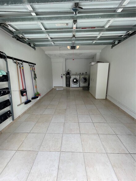 Building Photo - 15241 SW 37th Ter