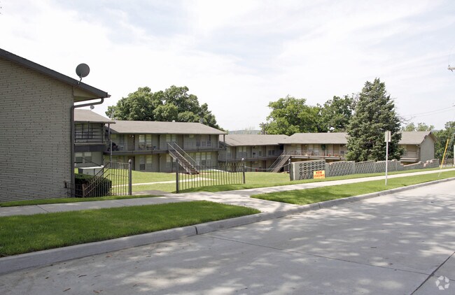 Primary Photo - Denver Park Apartments