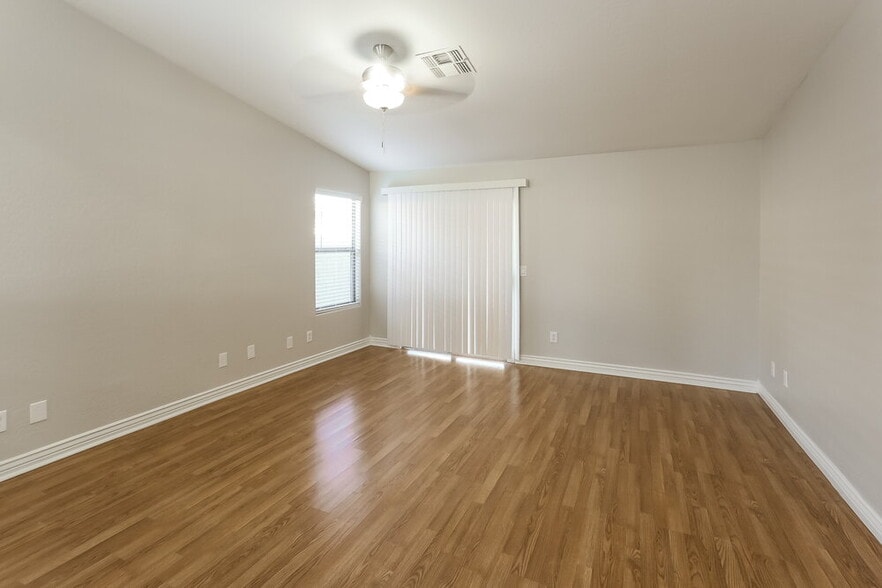 Building Photo - 2709 N 107th Dr