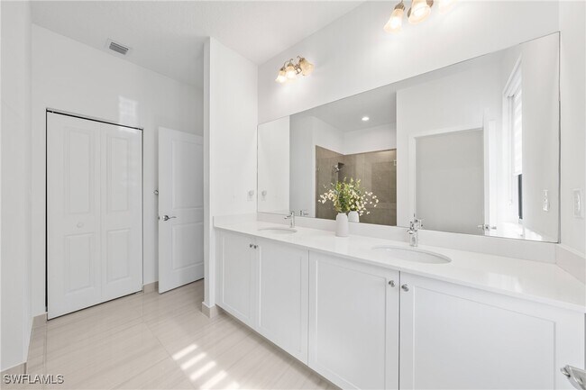 Building Photo - 4951 Brigata Wy