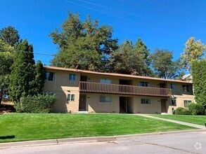 Building Photo - 2 bedroom in a 4-Plex