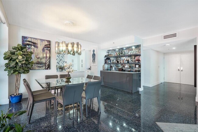 Building Photo - 1581 Brickell Ave