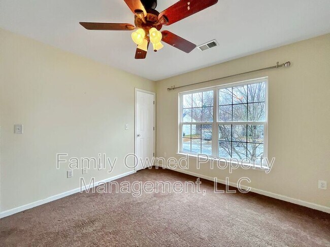 Building Photo - 320 Burton Ct
