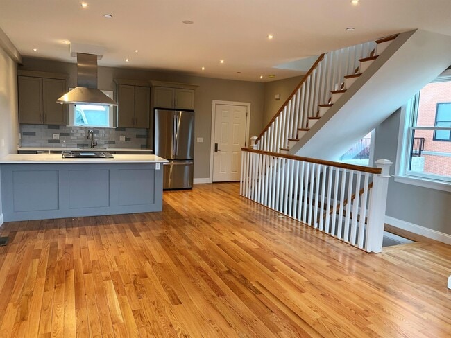 Building Photo - 11 Goodhue St