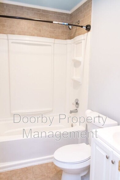 Building Photo - 604 S Cherokee St