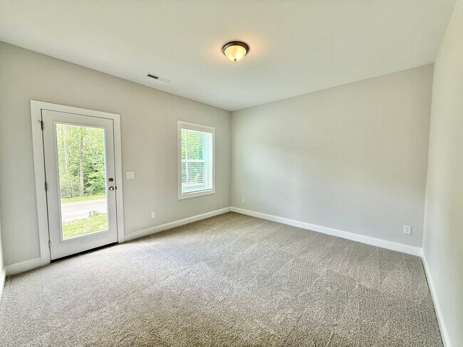 Building Photo - Stunning Newly Built 3BD, 3.5BA Fuquay Varina Townhome Near Shopping and Dining