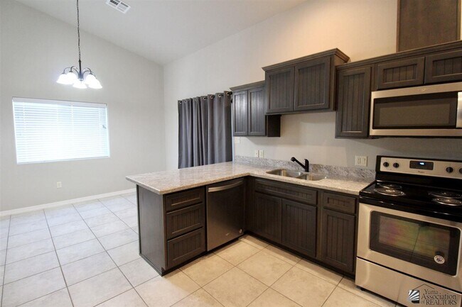 Building Photo - 11319 S Avenida Compadres