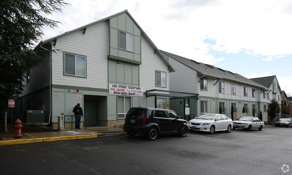 Primary Photo - Ash Street Courtyard