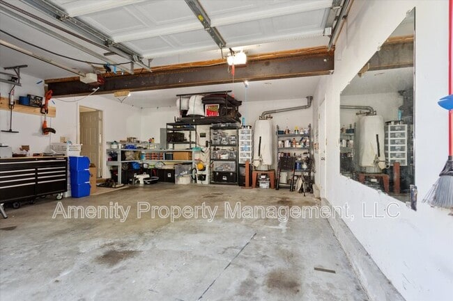 Building Photo - 4 W Spur Ct