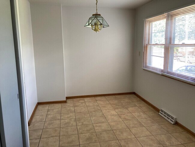 Building Photo - 3856 S 83rd St