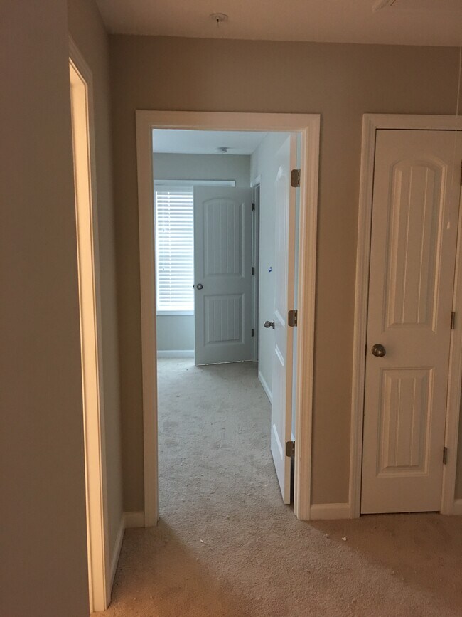 Building Photo - 1256 Elderwood Way