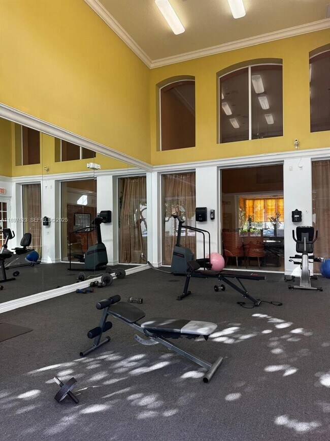 Building Photo - 450 S Park Rd