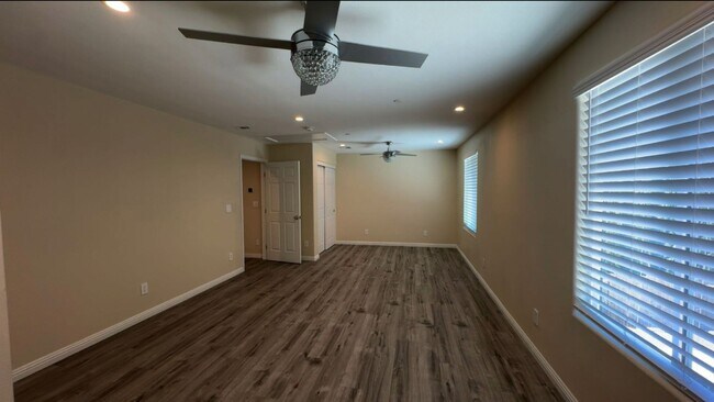 Building Photo - Move in Special! 2 Weeks free!  Home for R...