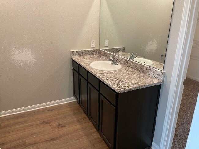 Building Photo - 109 Declaration Ln