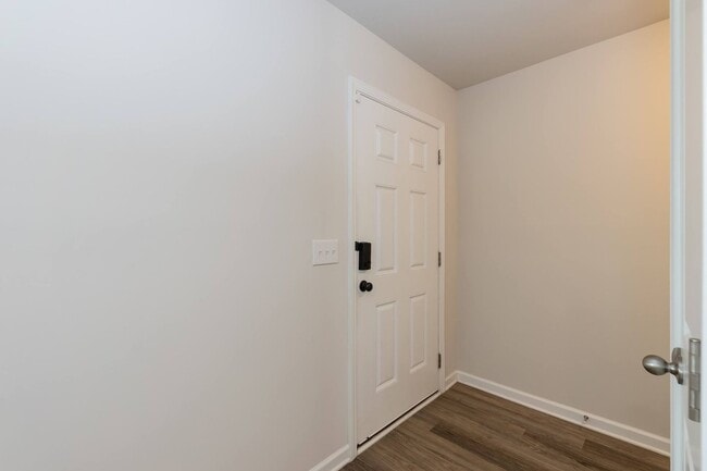 Building Photo - Modern Four Bedroom Home
