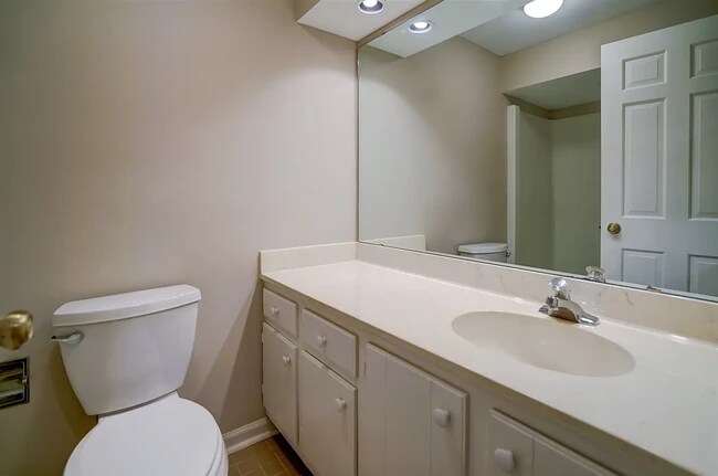 Building Photo - 11 Gray Birch Trl