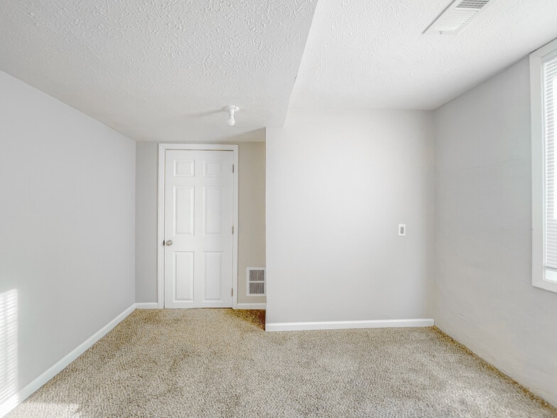 Building Photo - 1445 Plum St