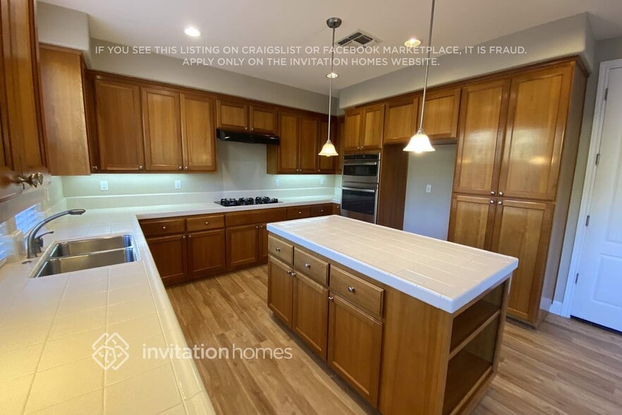 Building Photo - 6277 Newhaven Ln