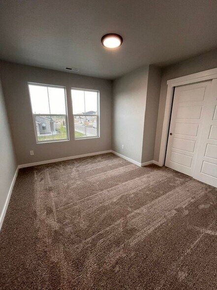 Building Photo - 10484 W Teratai St