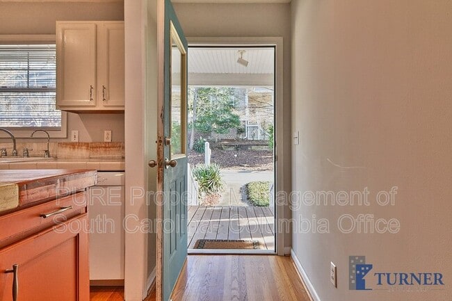 Building Photo - 801 Laurel Hill Ln