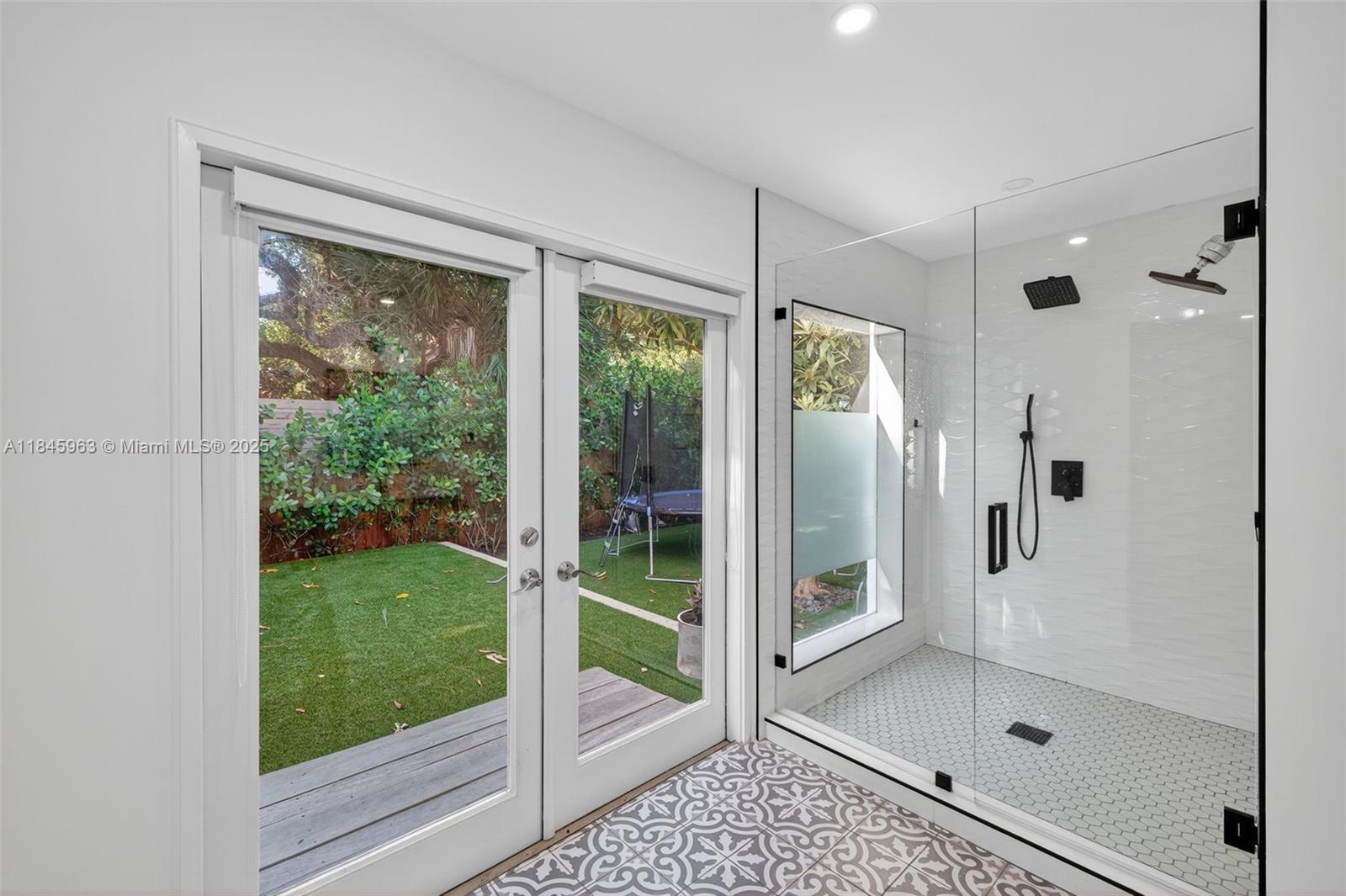 Building Photo - 1511 SW 30th Pl