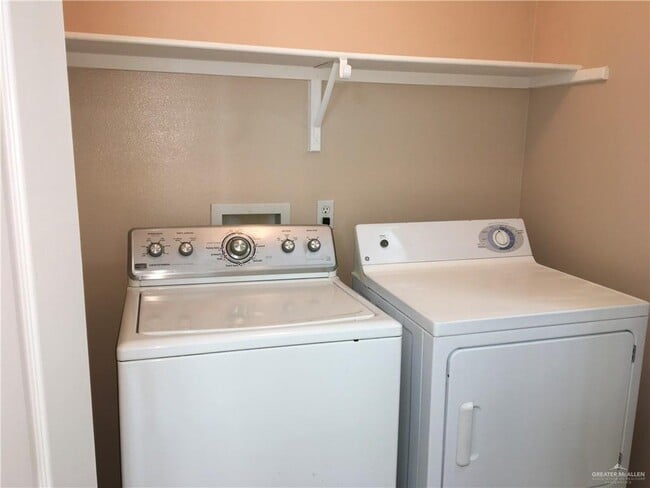 Building Photo - 12 E Diamondhead Ave