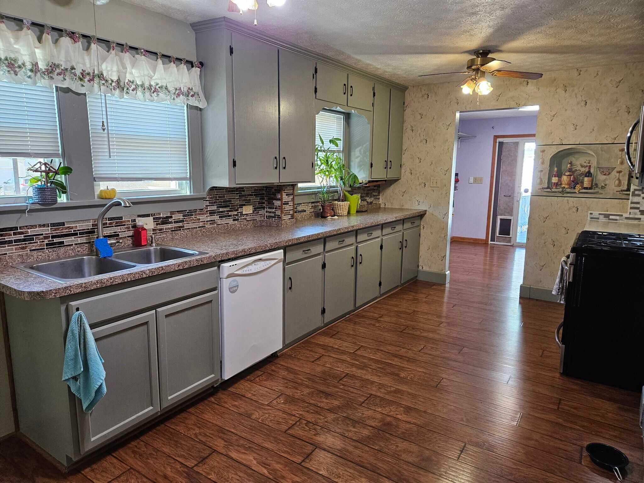 Building Photo - 4047 Mogadore Rd