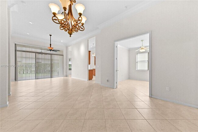 Building Photo - 6823 Fabiano Cir