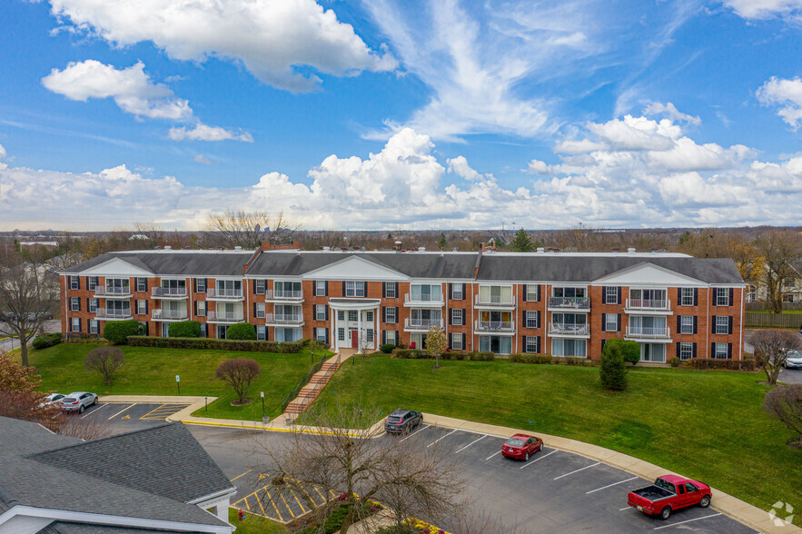 Building Photo - Versailles on the Lakes Schaumburg