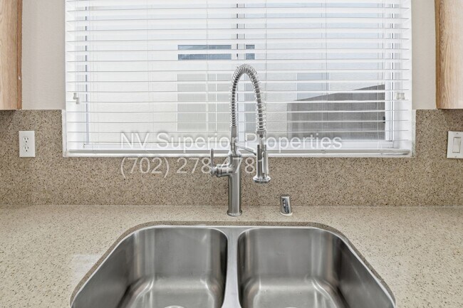 Building Photo - NW!! Single Story!!! 3 Car Garage!!  2 Masters!!! Low Maintenance desert landscape front yard!!  ...