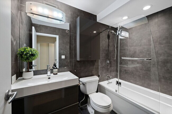 Building Photo - 440 N Wabash Ave