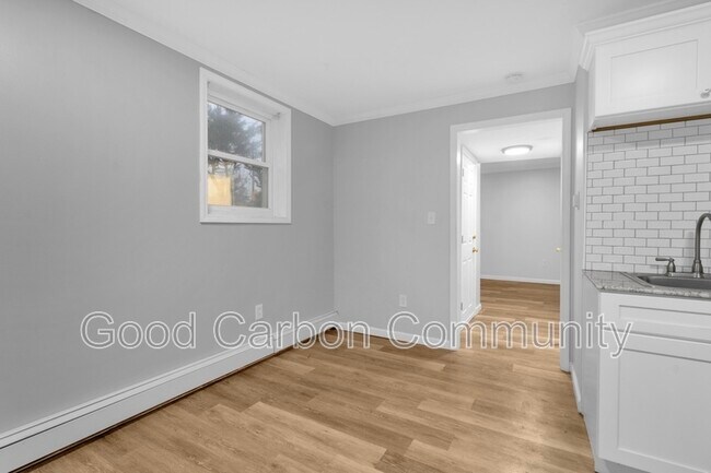 Building Photo - 1190 Orchard Park Rd